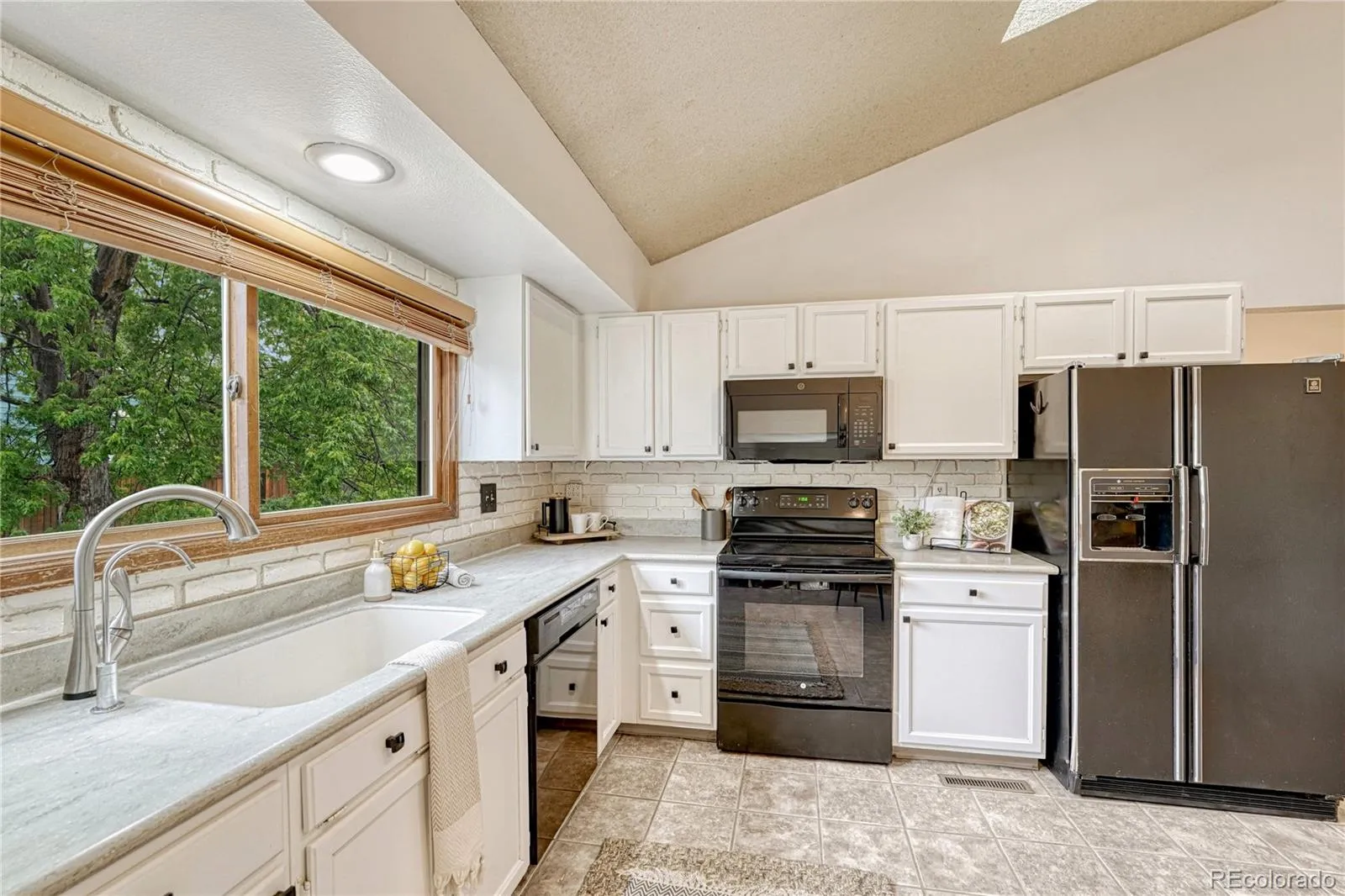 5436 S Walden Court Centennial CO 80015 MLS #REC3138178 05212026034635 1600 9