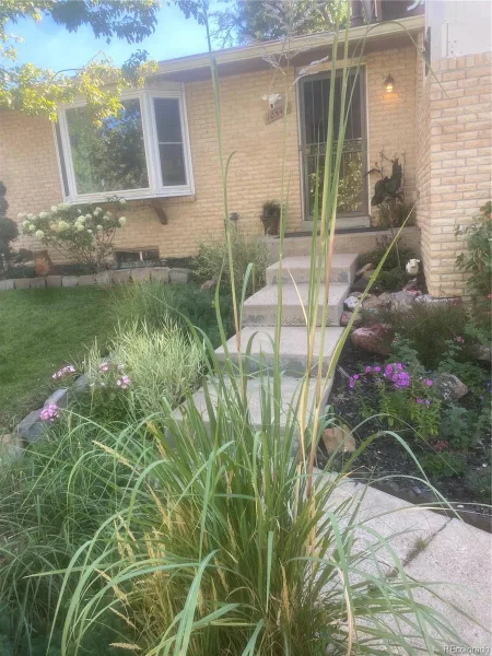 10546 W Evans Avenue Denver CO 80227 | MLS #REC3141010 09212026193621 800 48