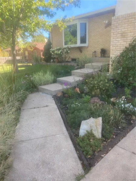 10546 W Evans Avenue Denver CO 80227 | MLS #REC3141010 09212026193621 800 49