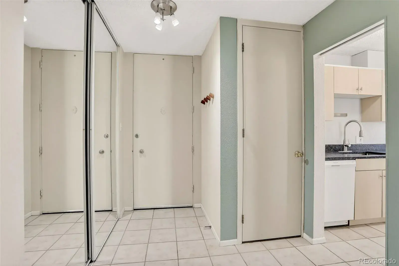 2500 S York Street #401 Denver CO 80210 MLS #REC3141874 02252026224309 1600 5