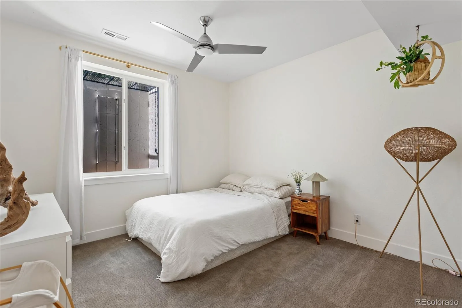 8205 E Prairie Meadow Drive Denver CO 80238 | MLS #REC3146540 07262026193606 1600 36