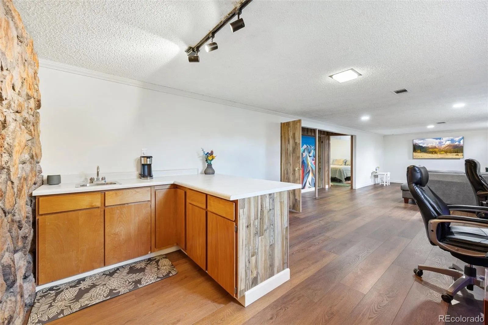 04142026193715 1600 15