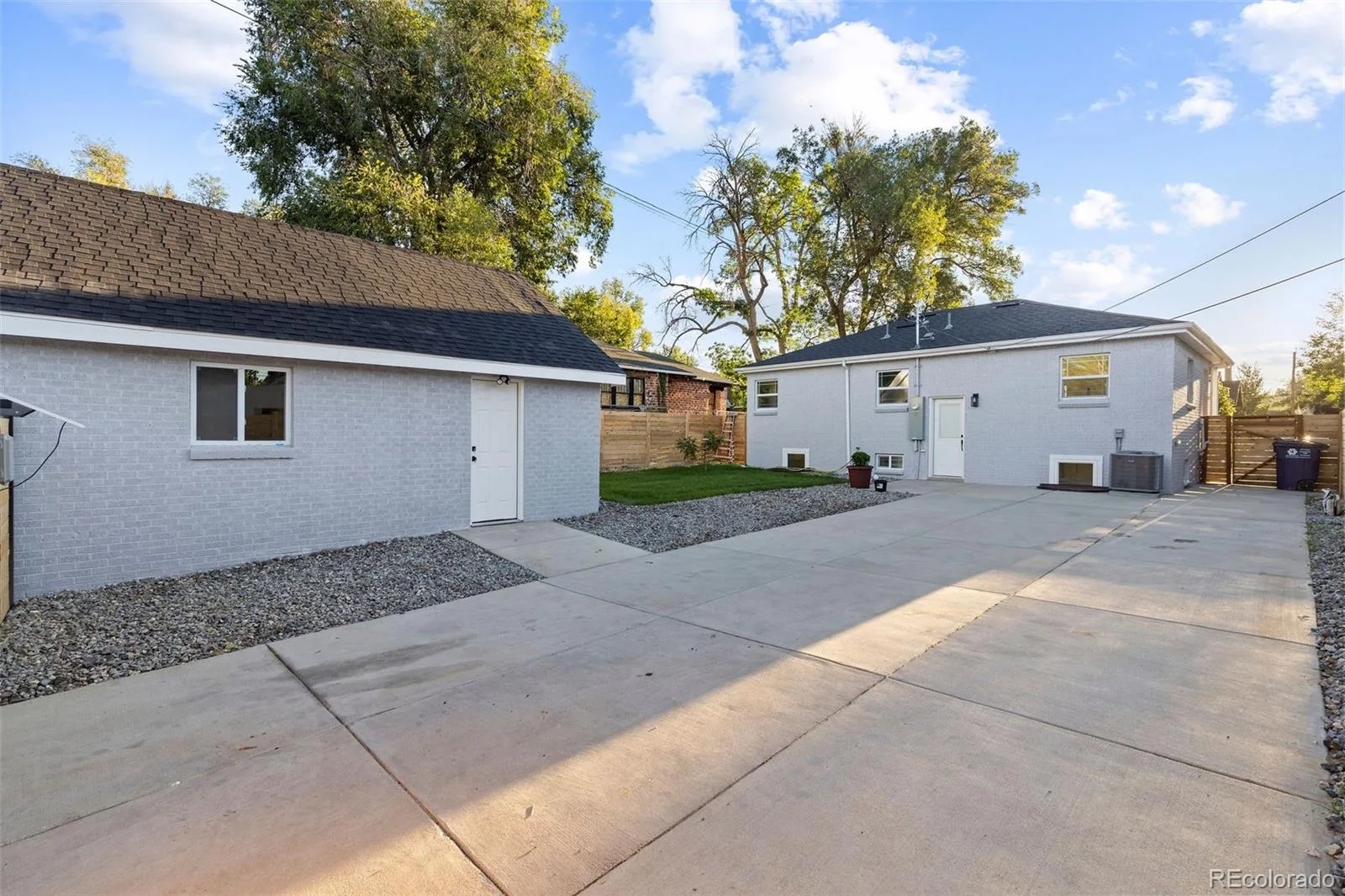 2851 Birch Street Denver CO 80207 | MLS #REC3150767 09242026093610 1600 25