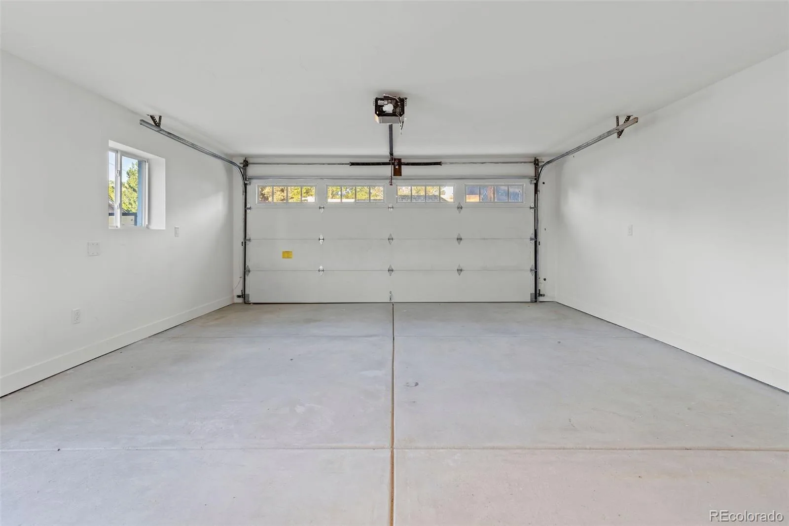 2851 Birch Street Denver CO 80207 | MLS #REC3150767 09242026093610 1600 26