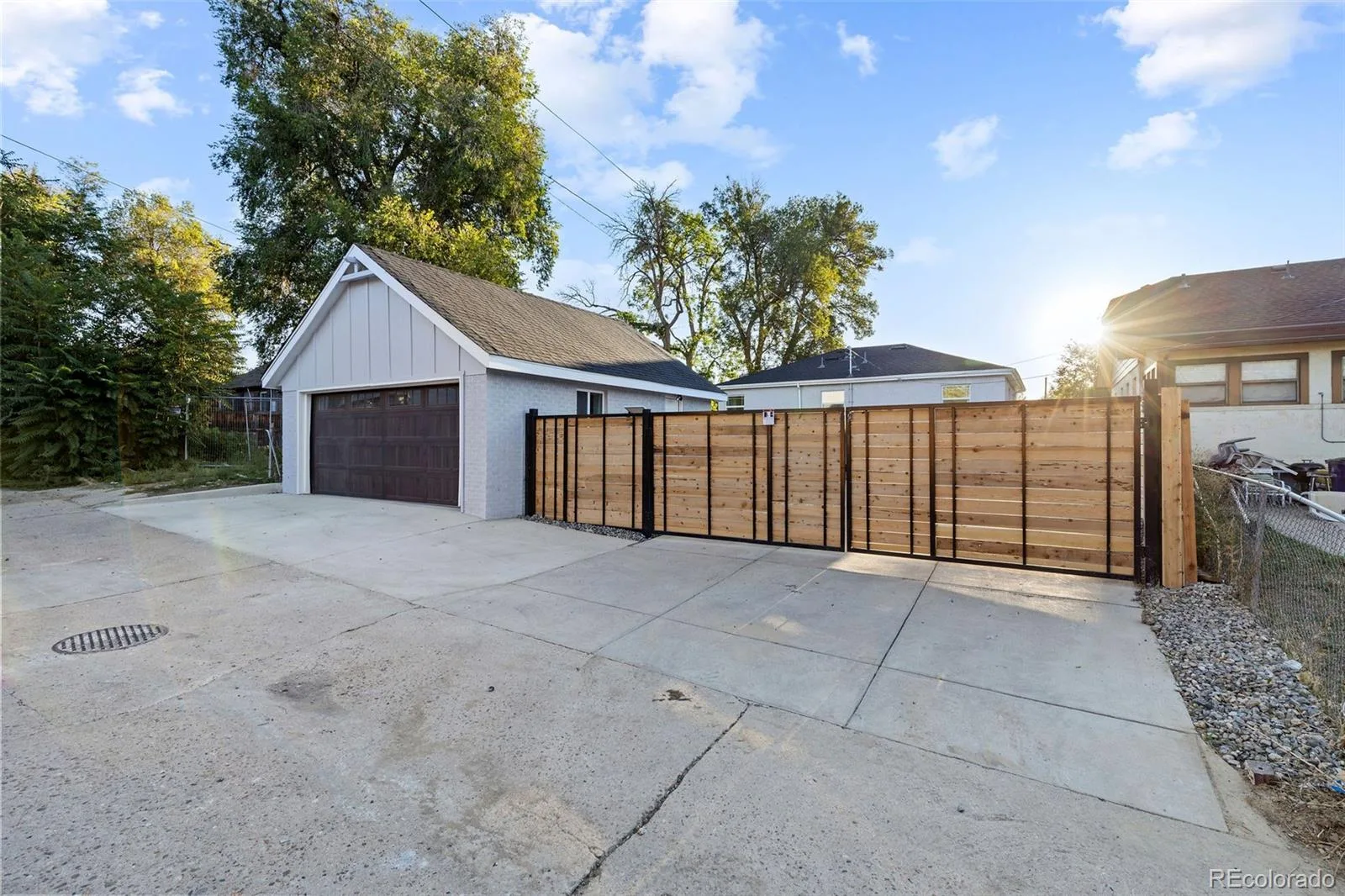 2851 Birch Street Denver CO 80207 | MLS #REC3150767 09242026093610 1600 27