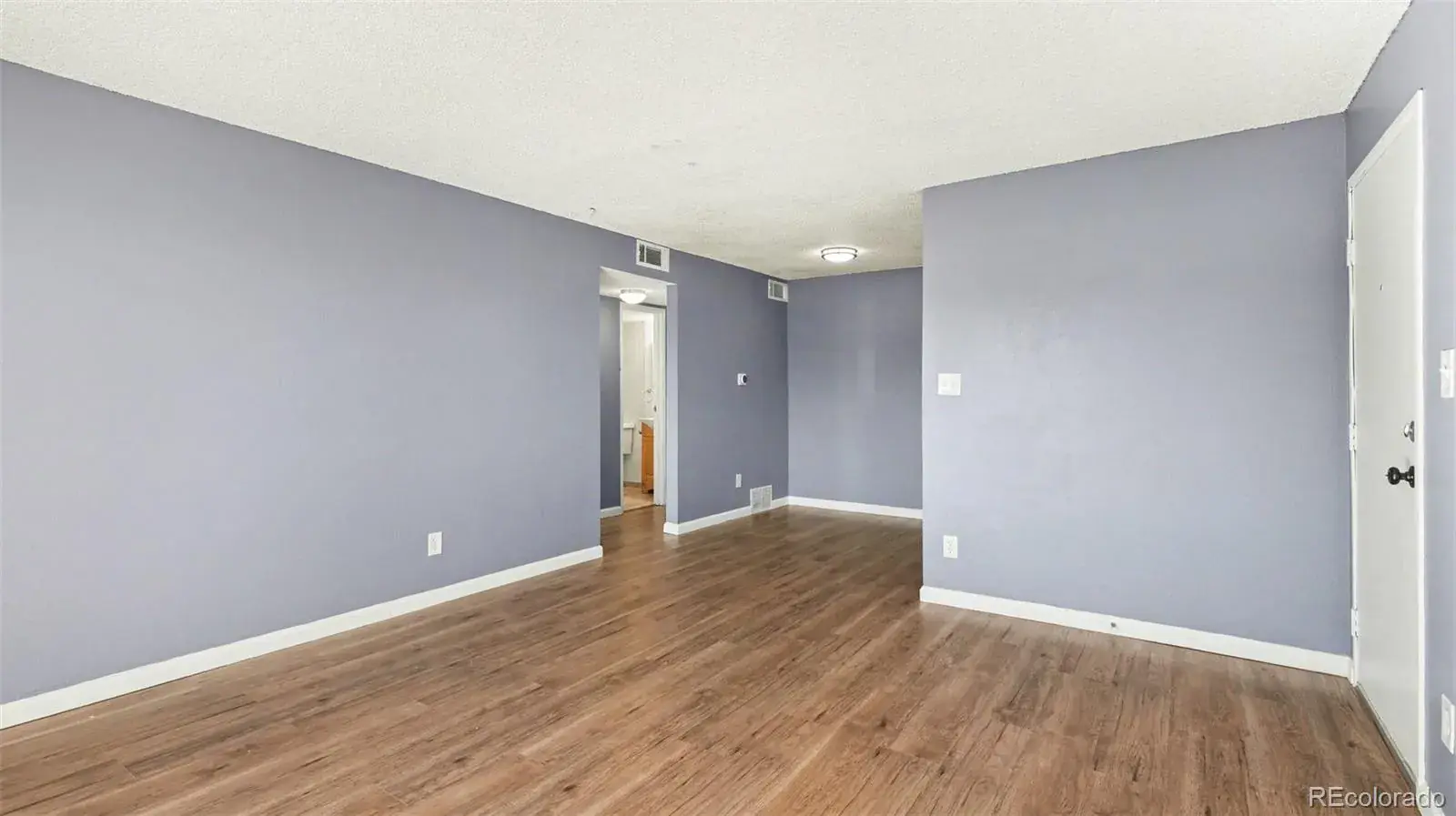 10211 Ura Lane #205 #9 Thornton CO 80260 MLS #REC3151021 02062026203325 1600 6