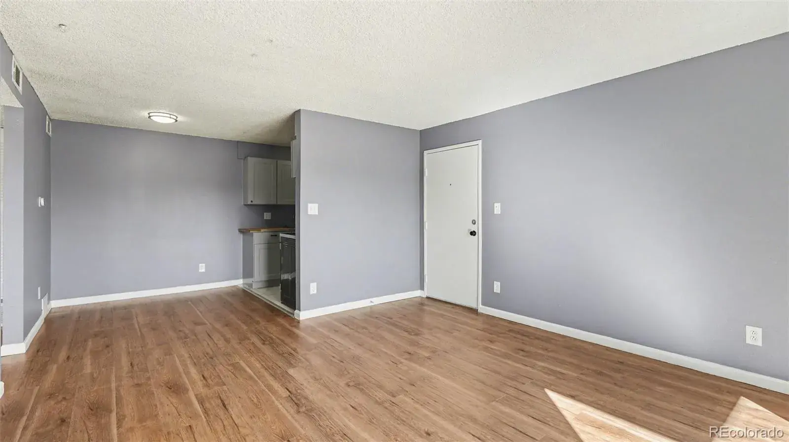 10211 Ura Lane #205 #9 Thornton CO 80260 MLS #REC3151021 02062026203325 1600 7