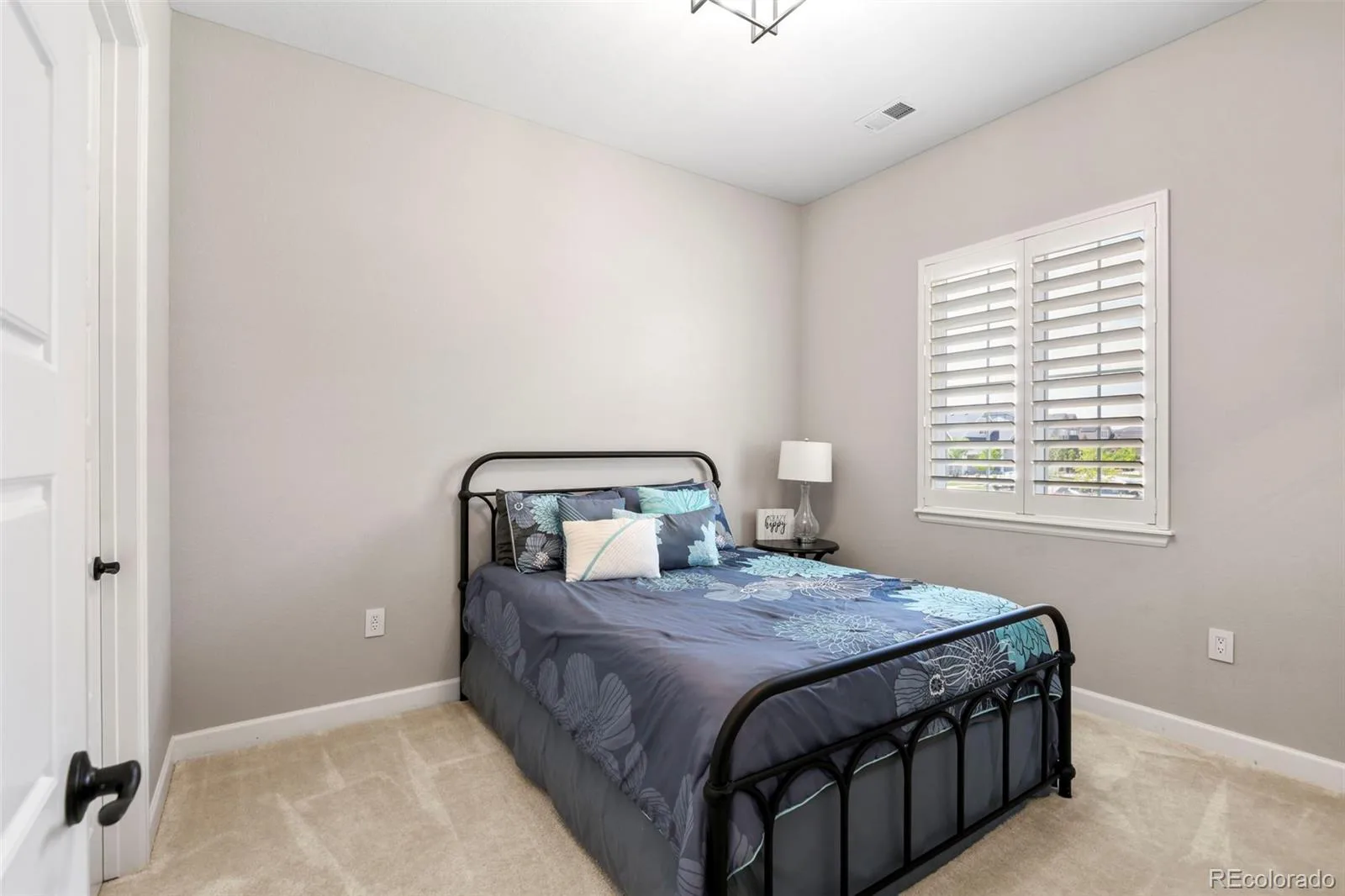 7000 S White Crow Way Aurora CO 80016 | MLS #REC3155137 09232026220625 1600 23