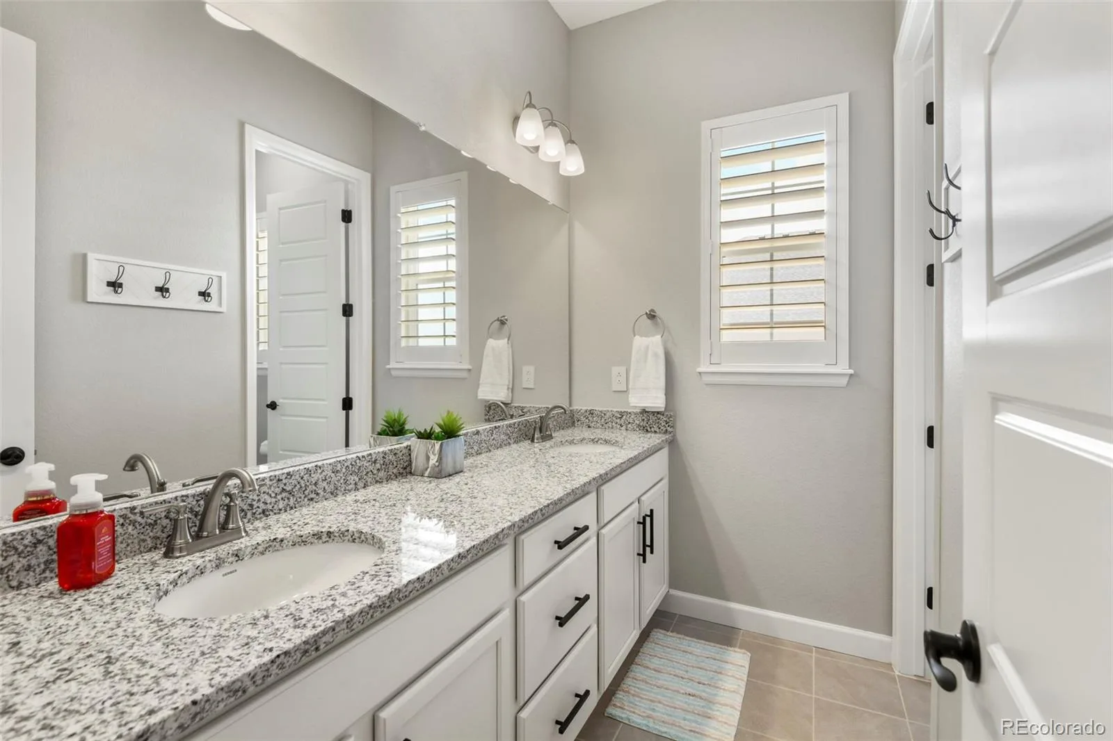 7000 S White Crow Way Aurora CO 80016 | MLS #REC3155137 09232026220625 1600 24