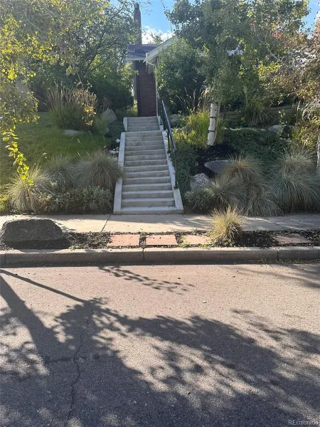 631 Jackson Street Denver CO 80206 | MLS #REC3155819 10102026143113 800 34