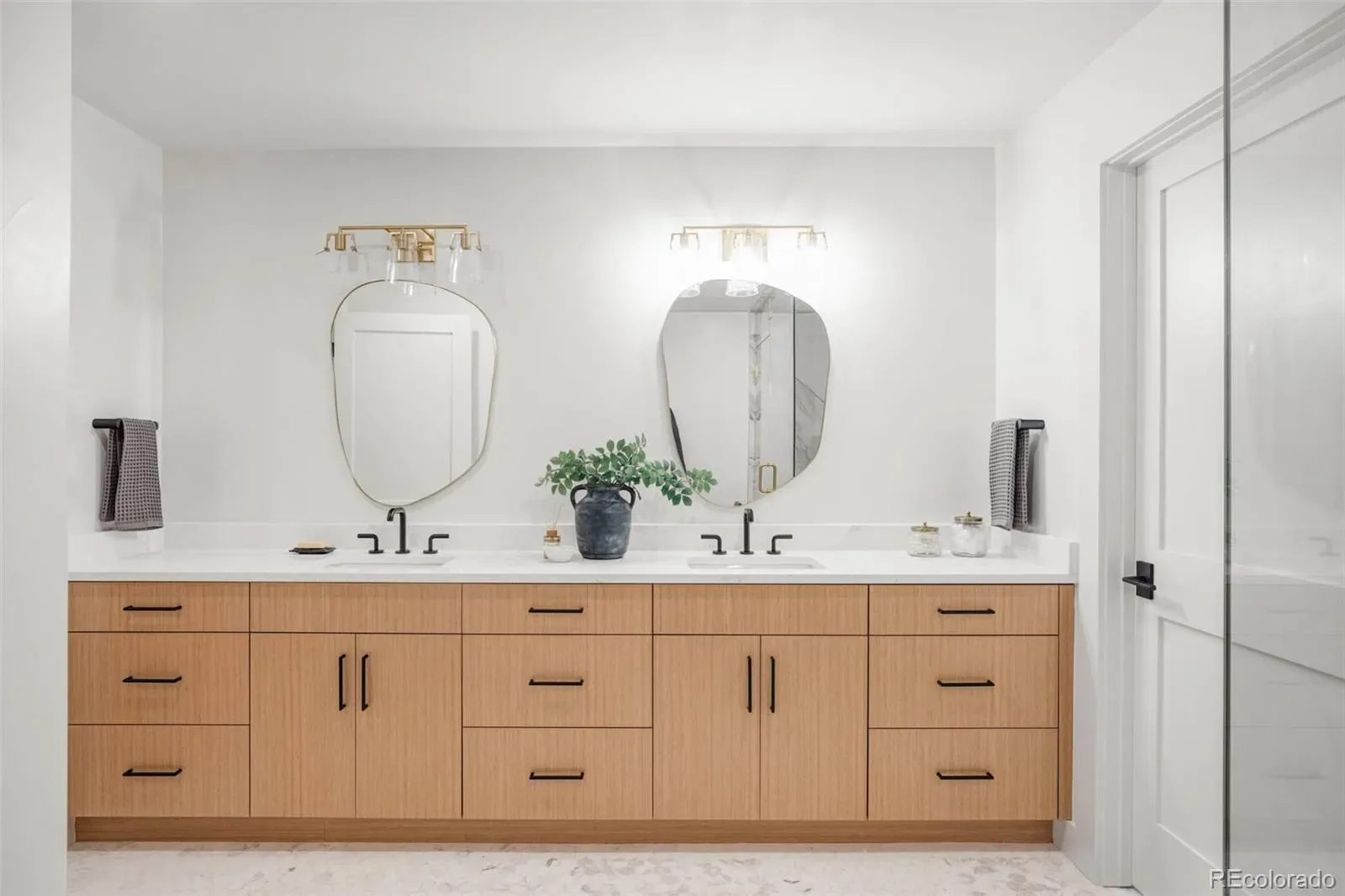 03112026213403 1600 14