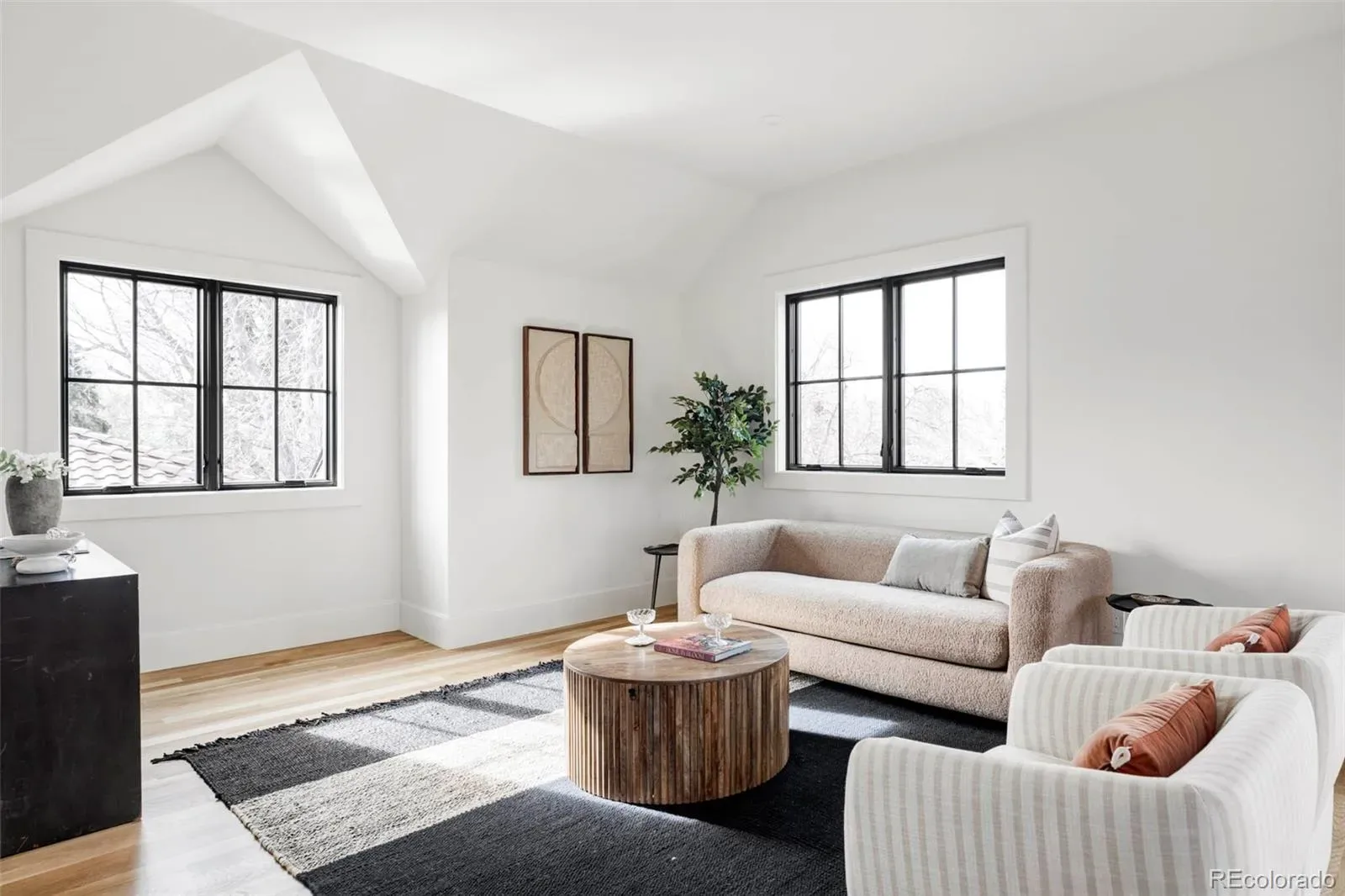 03112026213403 1600 24