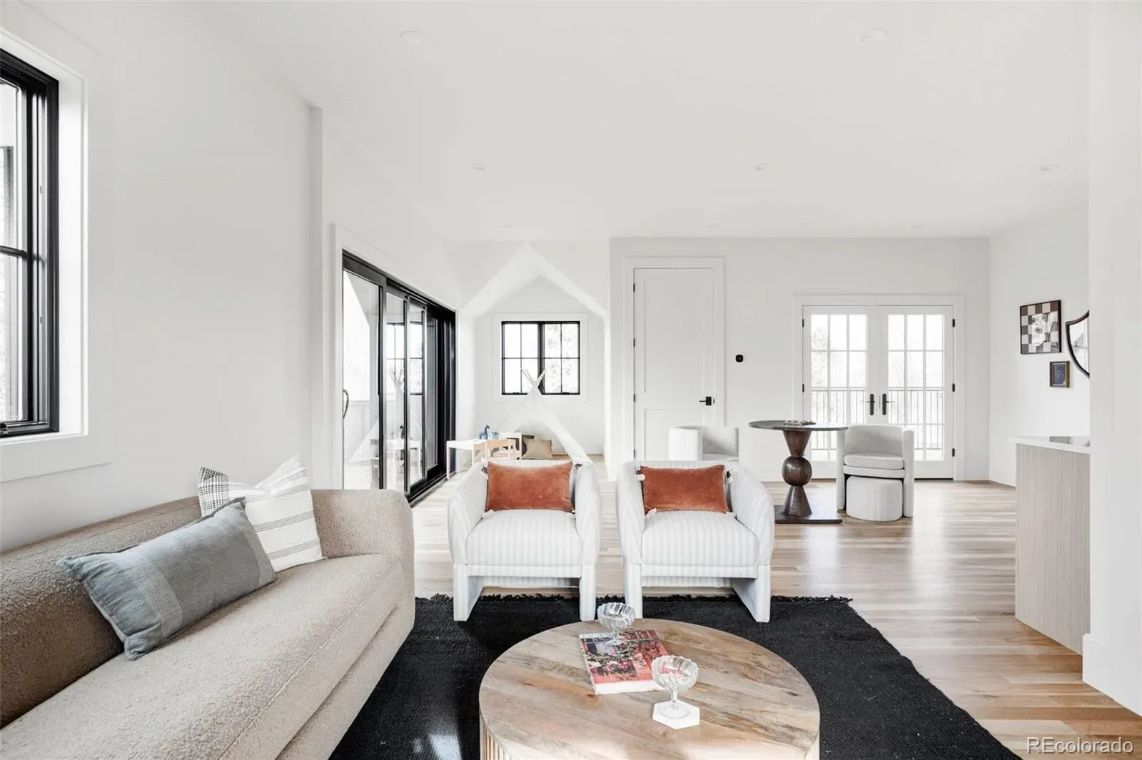 03112026213403 1600 25