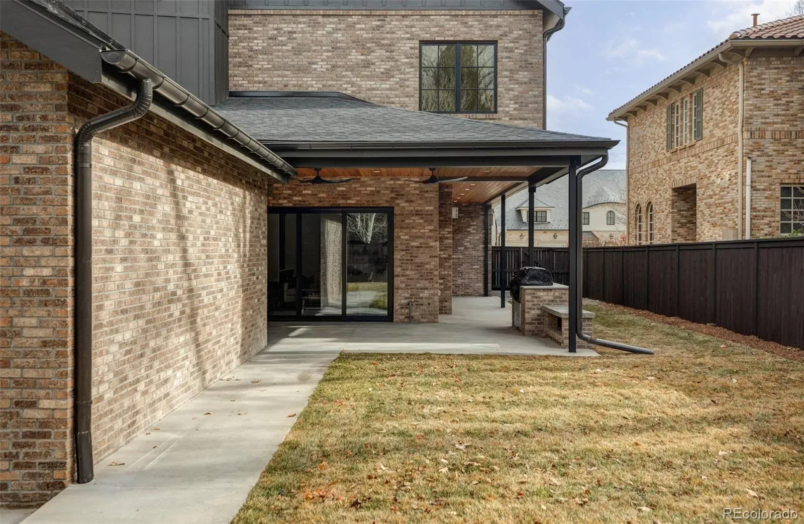 03112026213403 1600 32