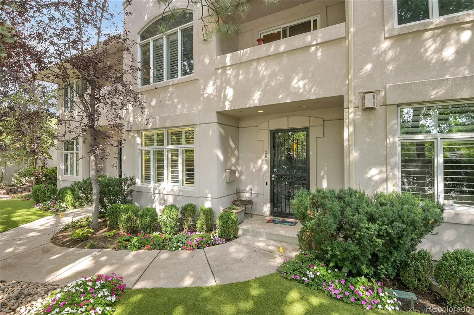 12102025005651 1600 1