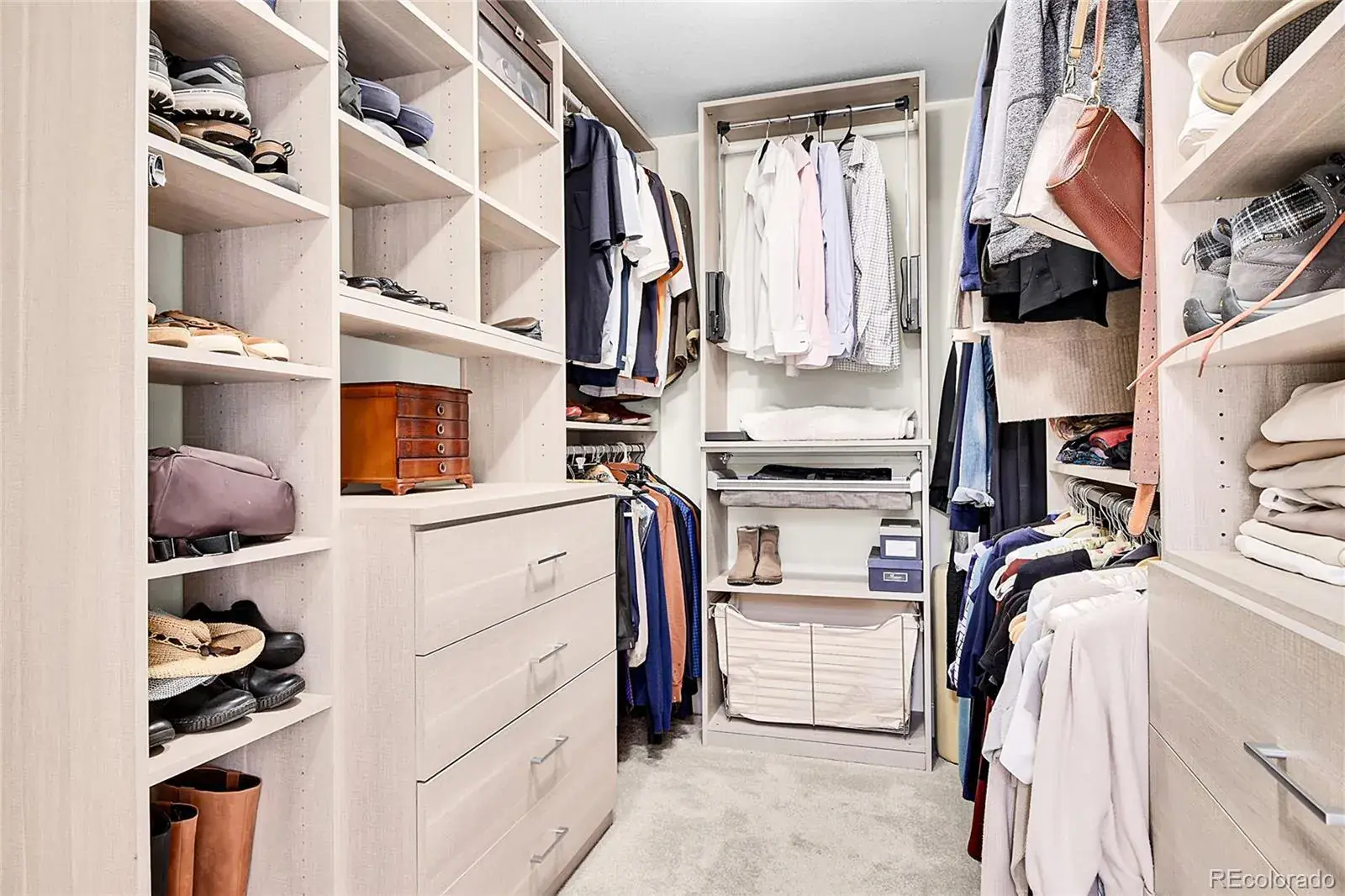 12102025005651 1600 18