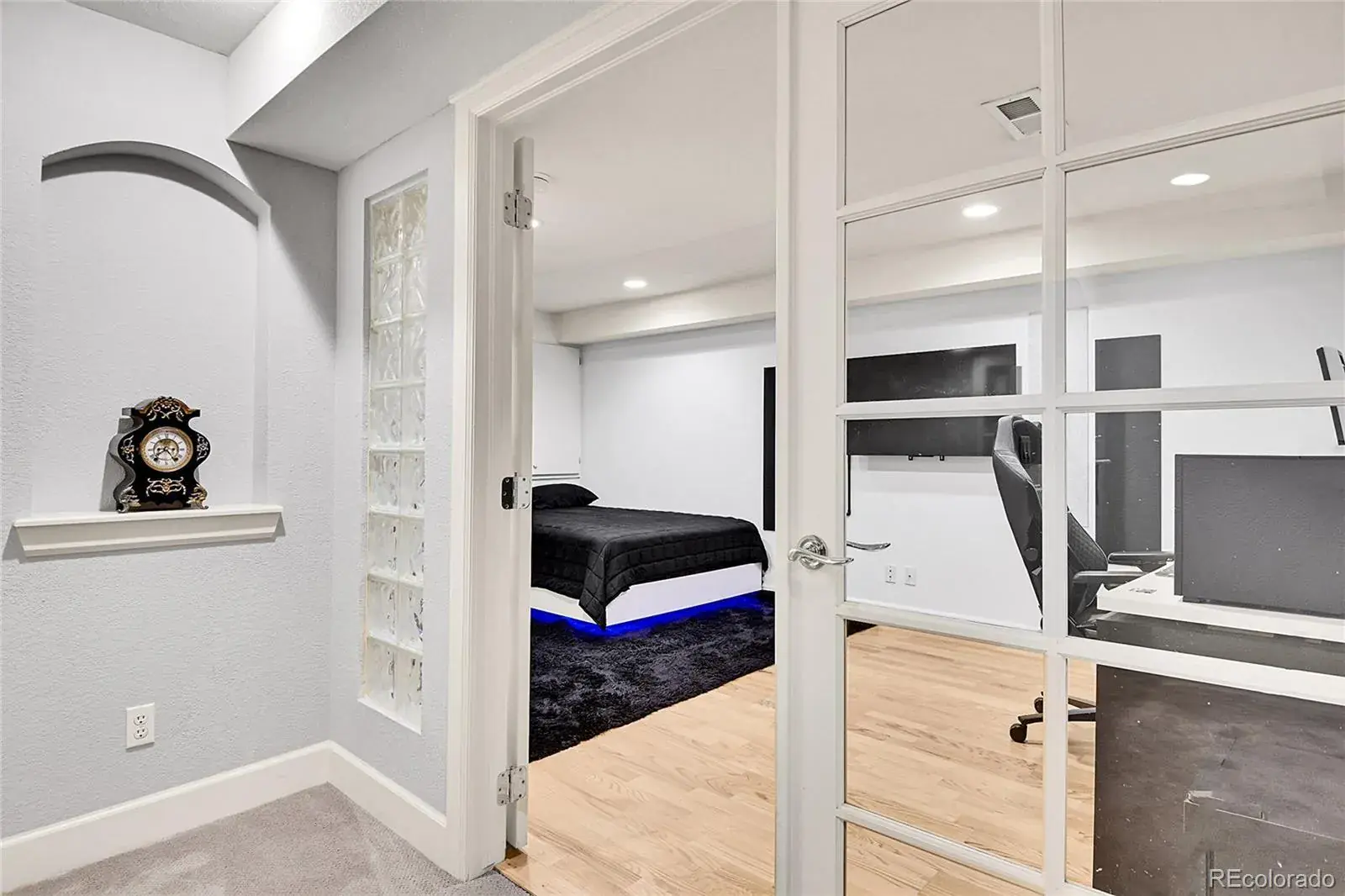 12102025005651 1600 25