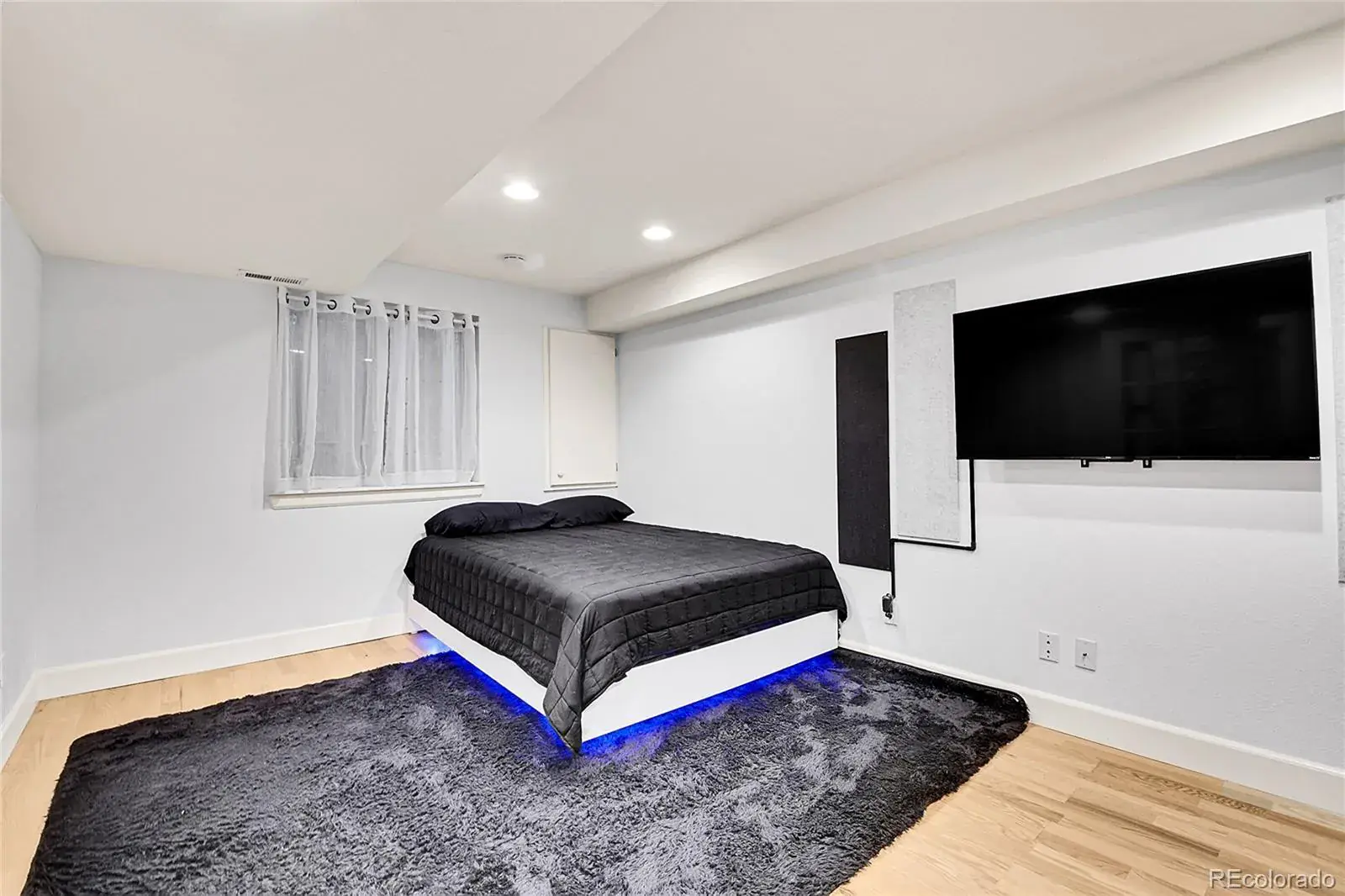 12102025005651 1600 26