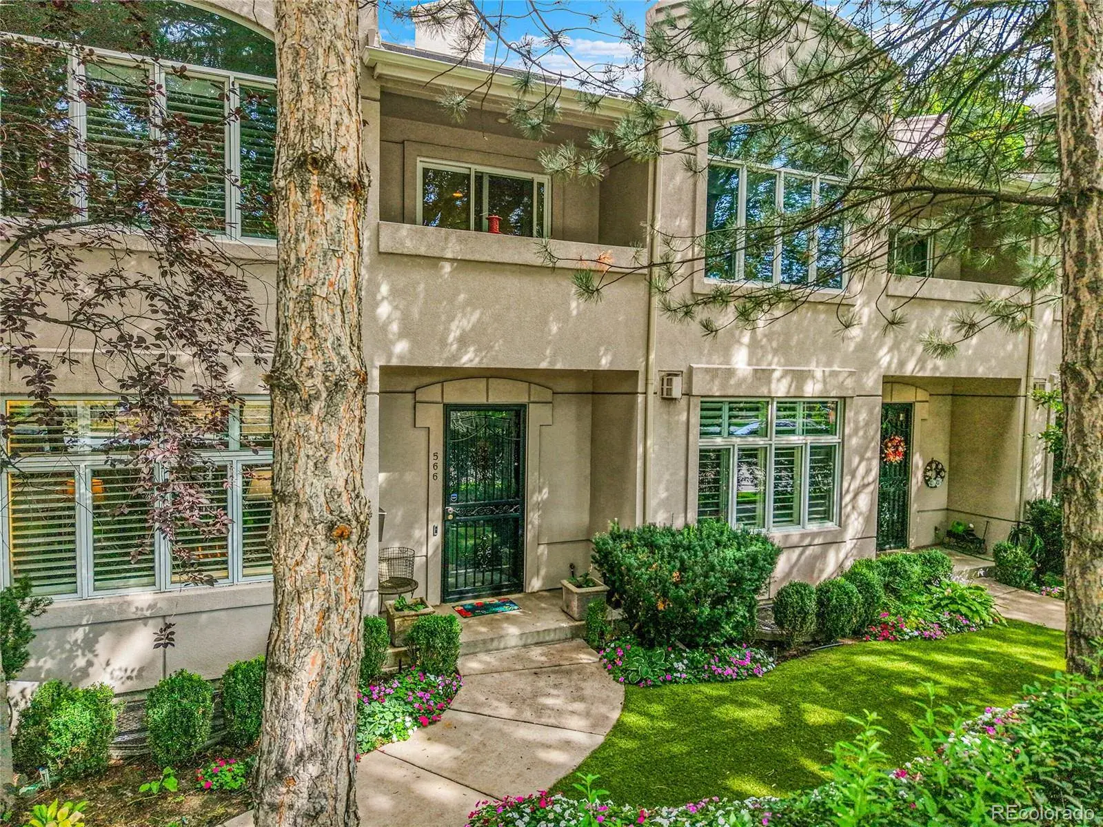 12102025005651 1600 35