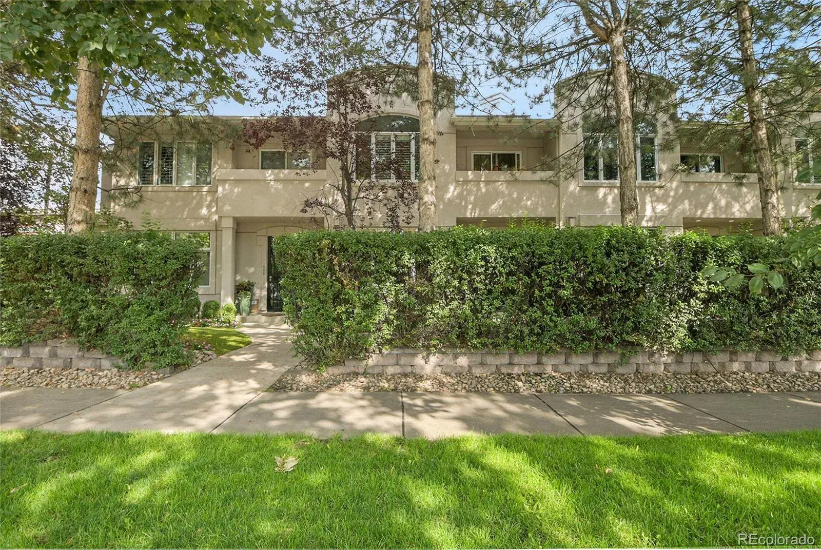 12102025005651 1600 36