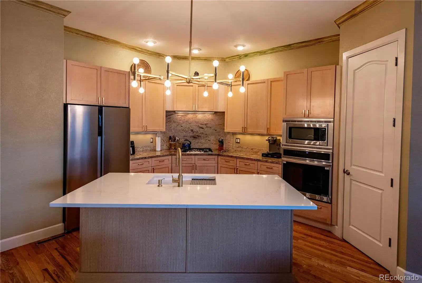 12102025005651 1600 7