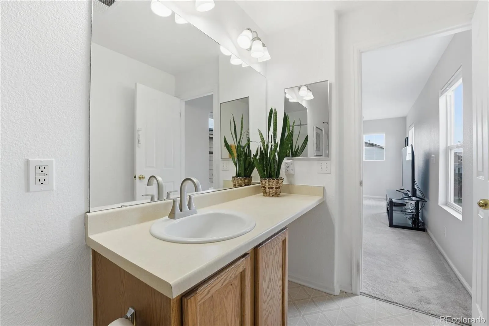 16097 Randolph Place Denver CO 80239 MLS #REC3157253 05072026235429 1600 33