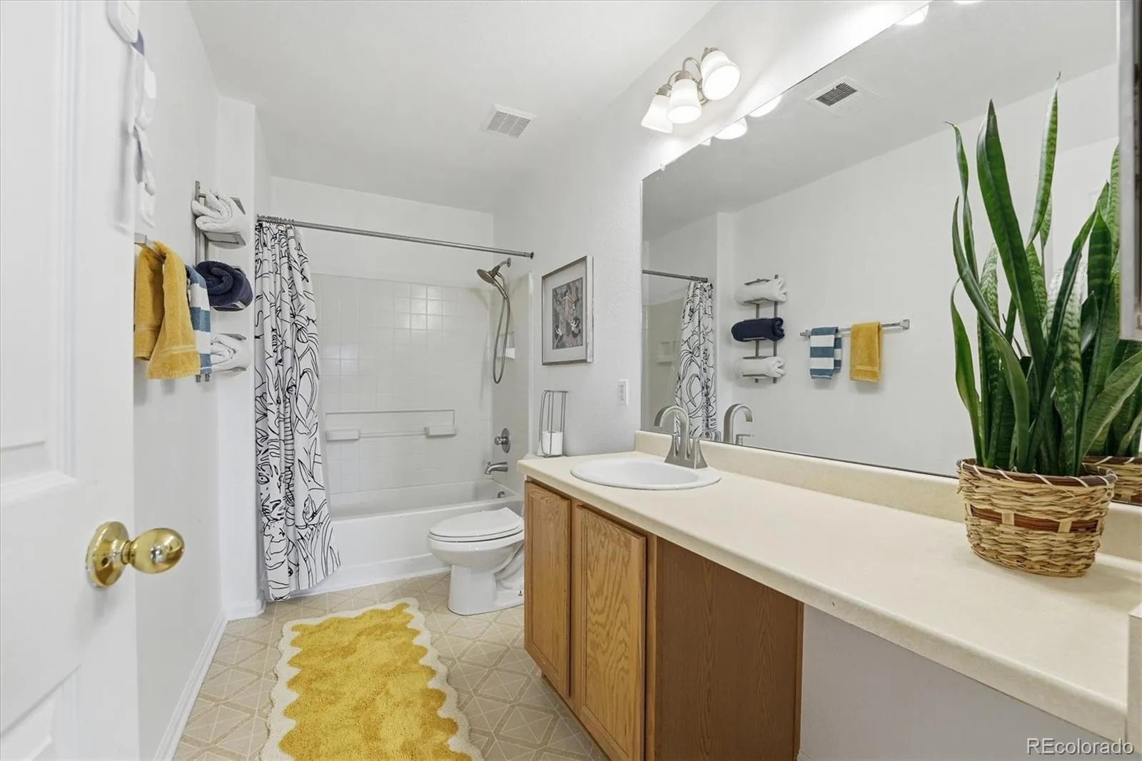 16097 Randolph Place Denver CO 80239 MLS #REC3157253 05072026235429 1600 36