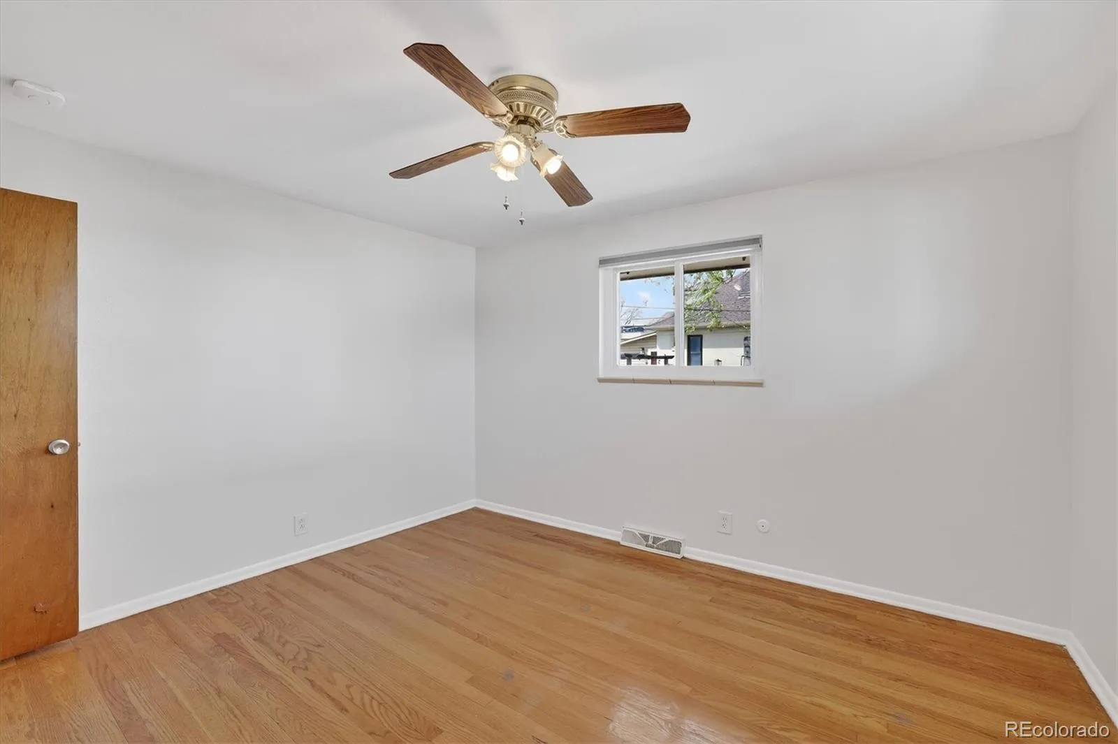 04102026215510 1600 11