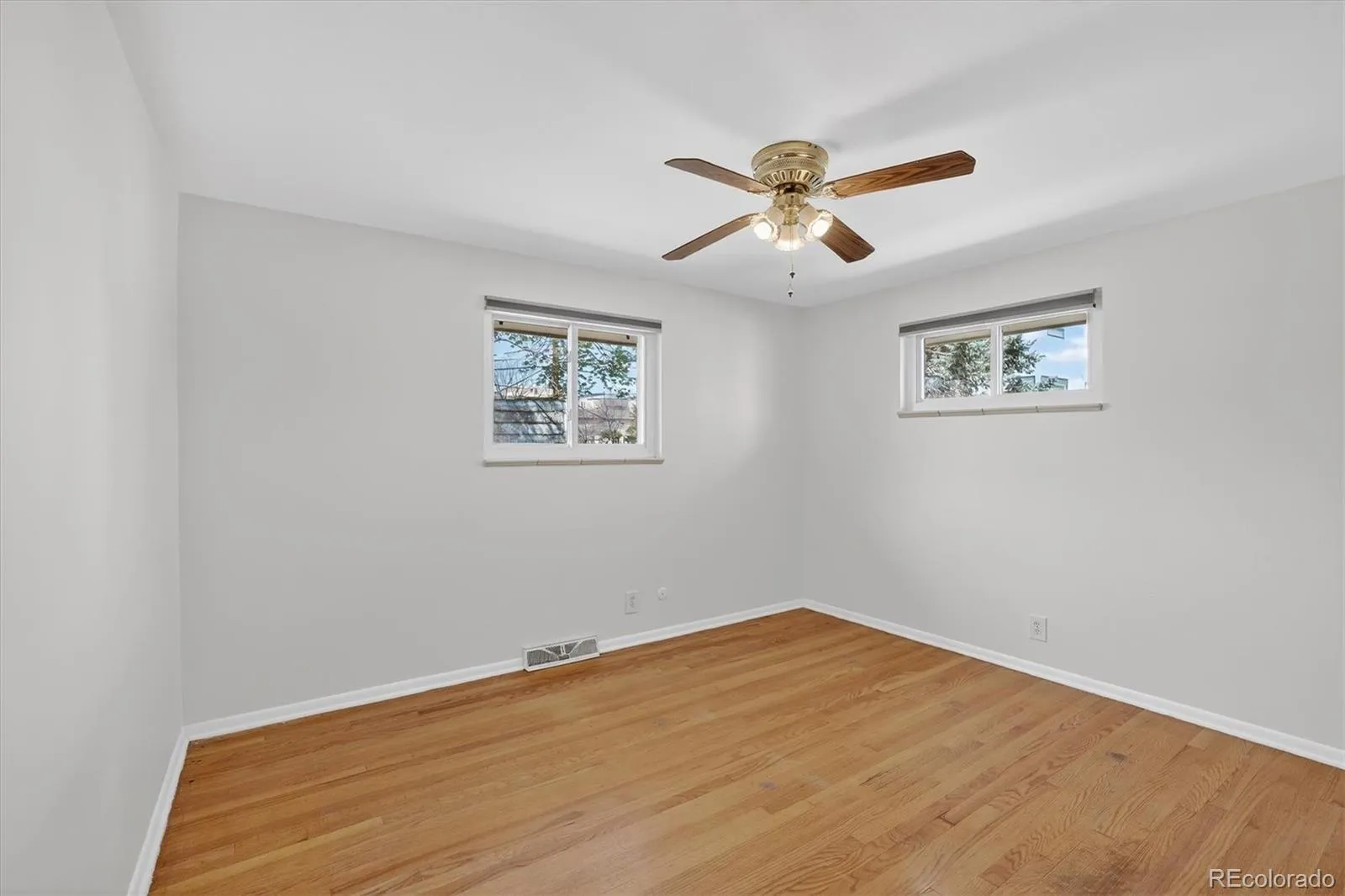 04102026215510 1600 15