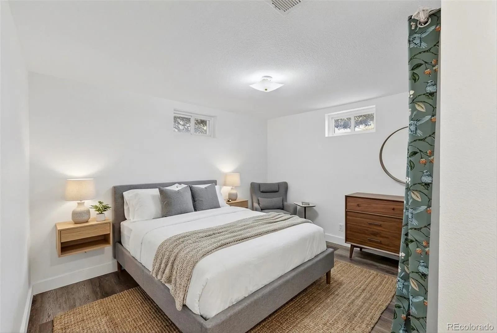 04102026215510 1600 32