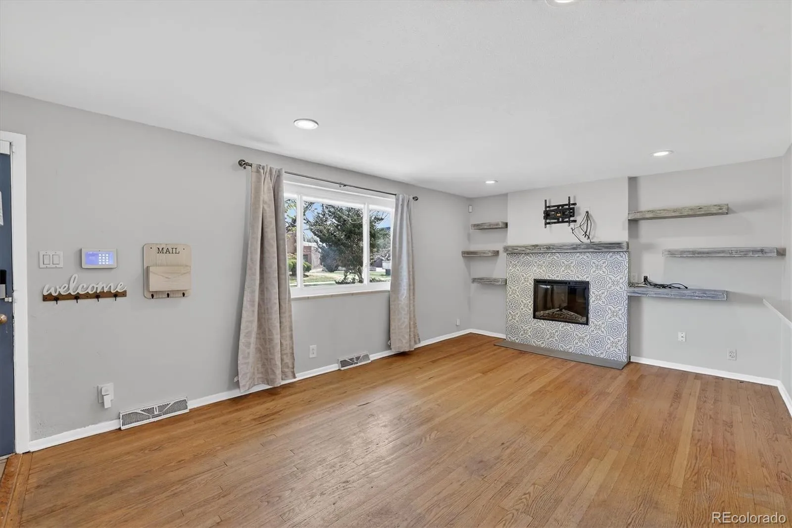 04102026215510 1600 7