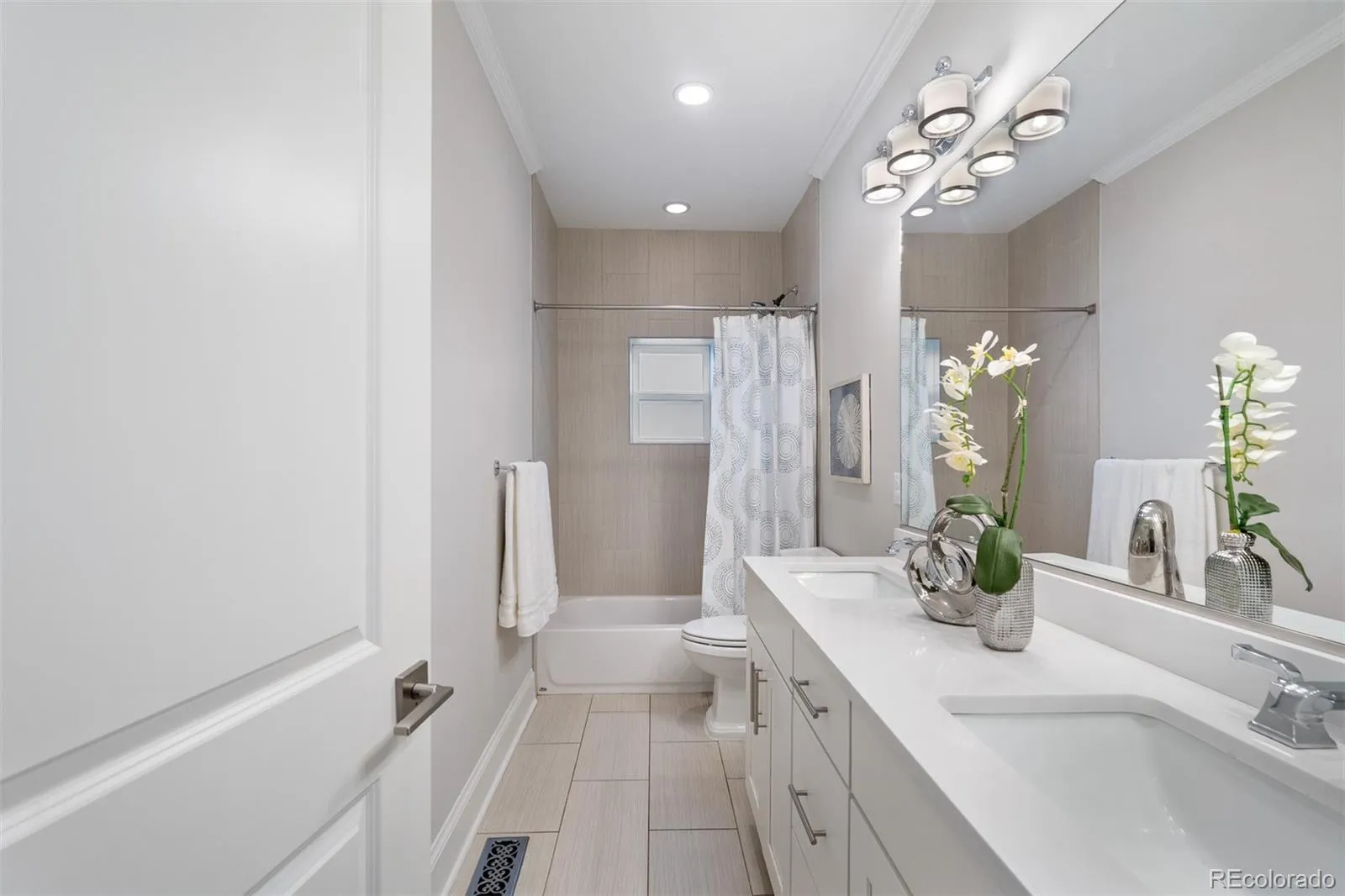 1255 S Garfield Street Denver CO 80210 MLS #REC3160695 05152026013630 1600 23