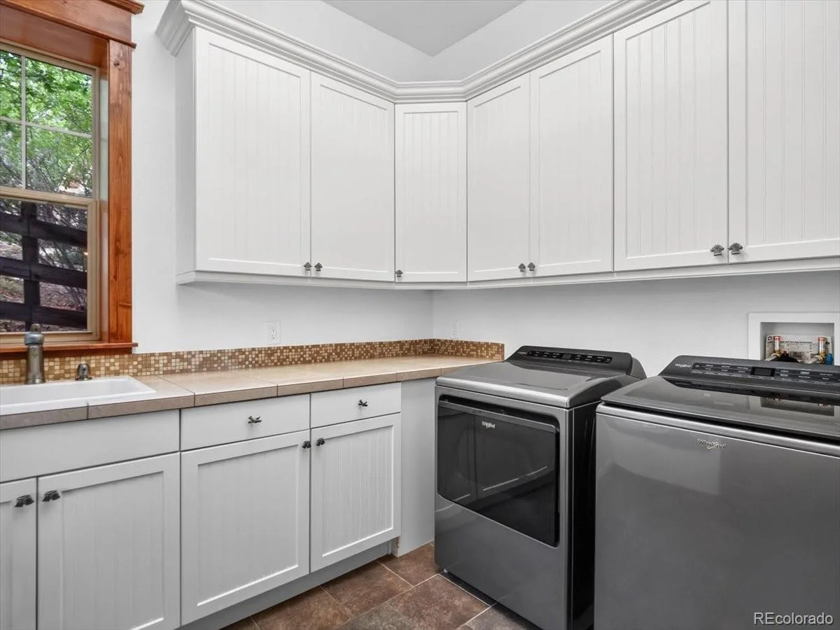 2643 Hawk Point Court Castle Rock CO 80104 | MLS #REC3161982 08152026211036 1200 32
