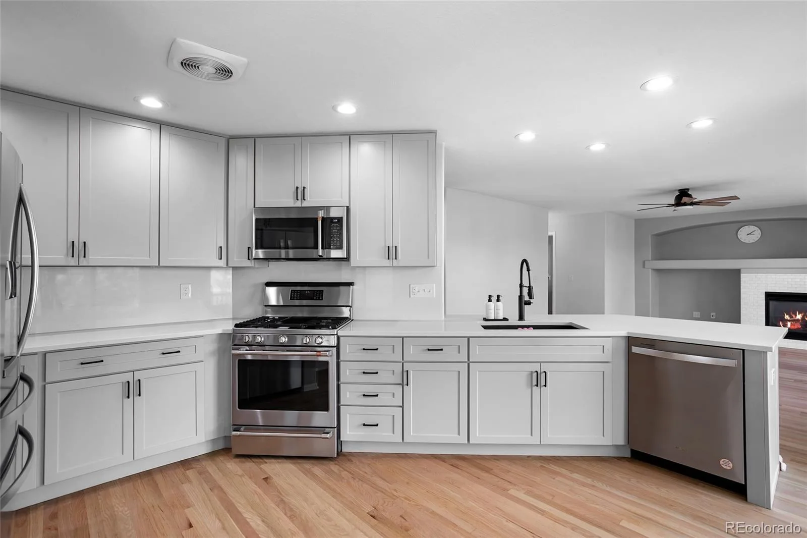 4900 S Flat Rock Way Aurora CO 80016 | MLS #REC3163866 08282026214537 1600 17