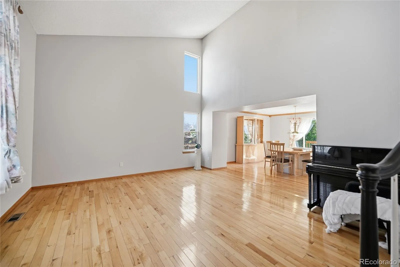 10907 Baxter Drive Parker CO 80134 MLS #REC3166352 05142026234833 1600 8