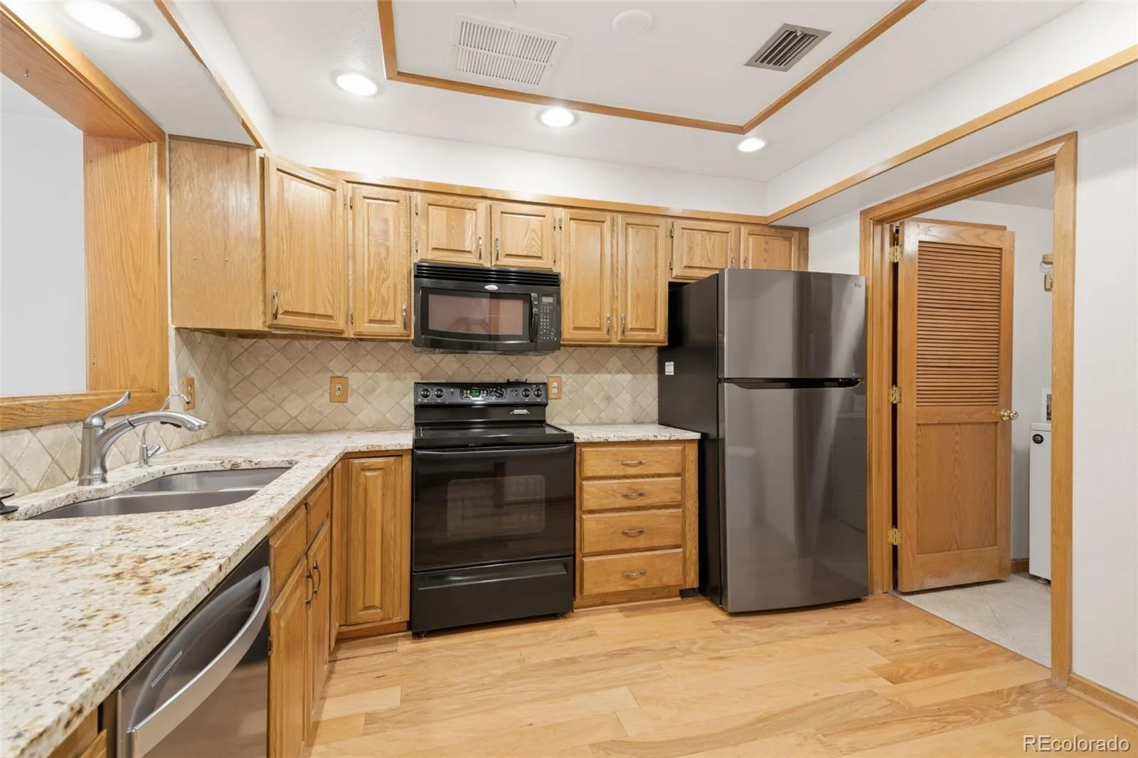 1900 E Girard Place #806 Englewood CO 80113 | MLS #REC3166731 08122026181913 1600 8