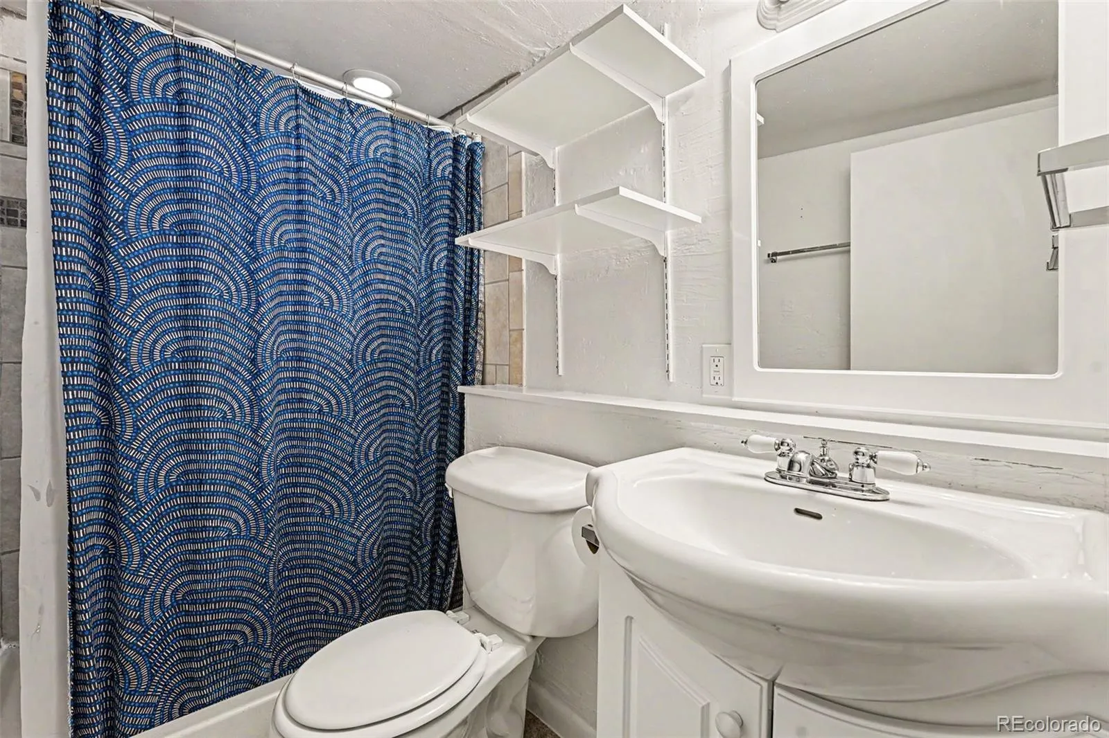 6134 Queen Court Arvada CO 80004 MLS #REC3169371 05102026141926 1600 19