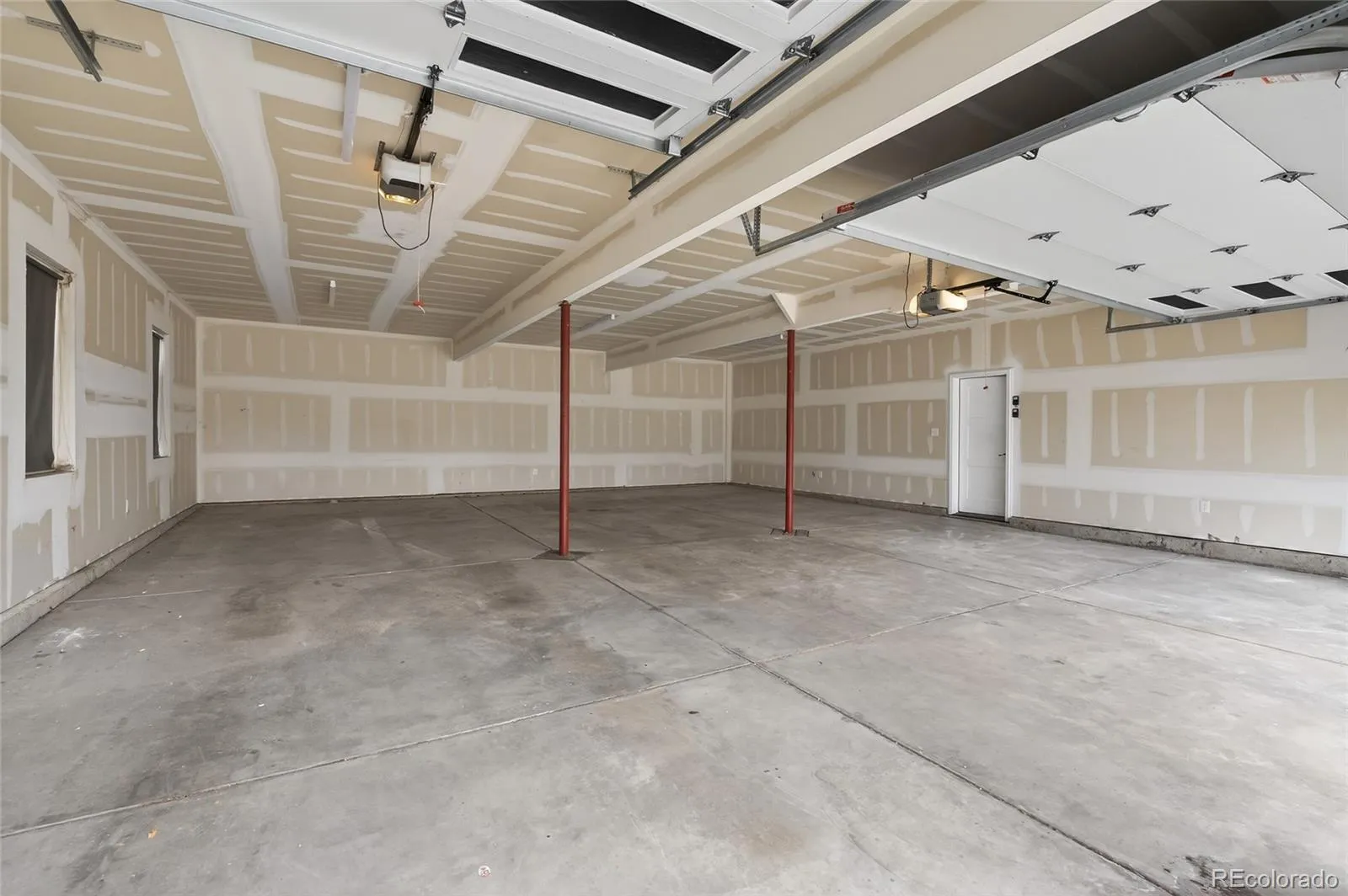2390 S Holly Street Denver CO 80222 MLS #REC3173038 05212026183919 1600 33