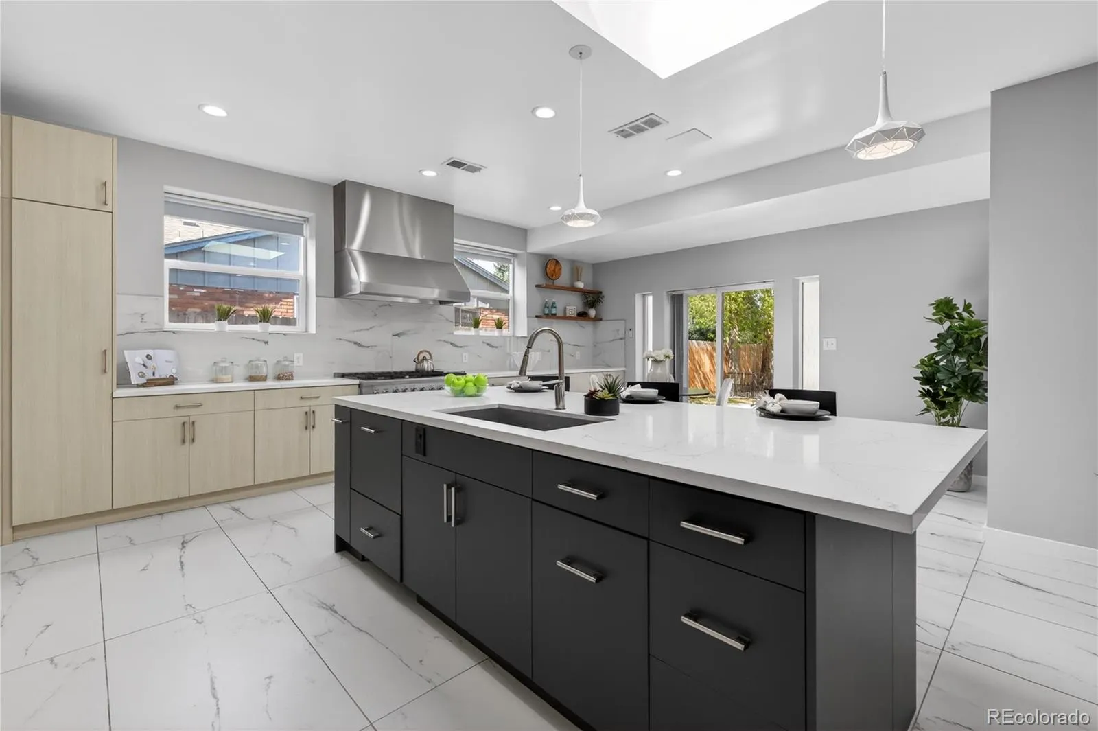 2390 S Holly Street Denver CO 80222 MLS #REC3173038 05212026183919 1600 6