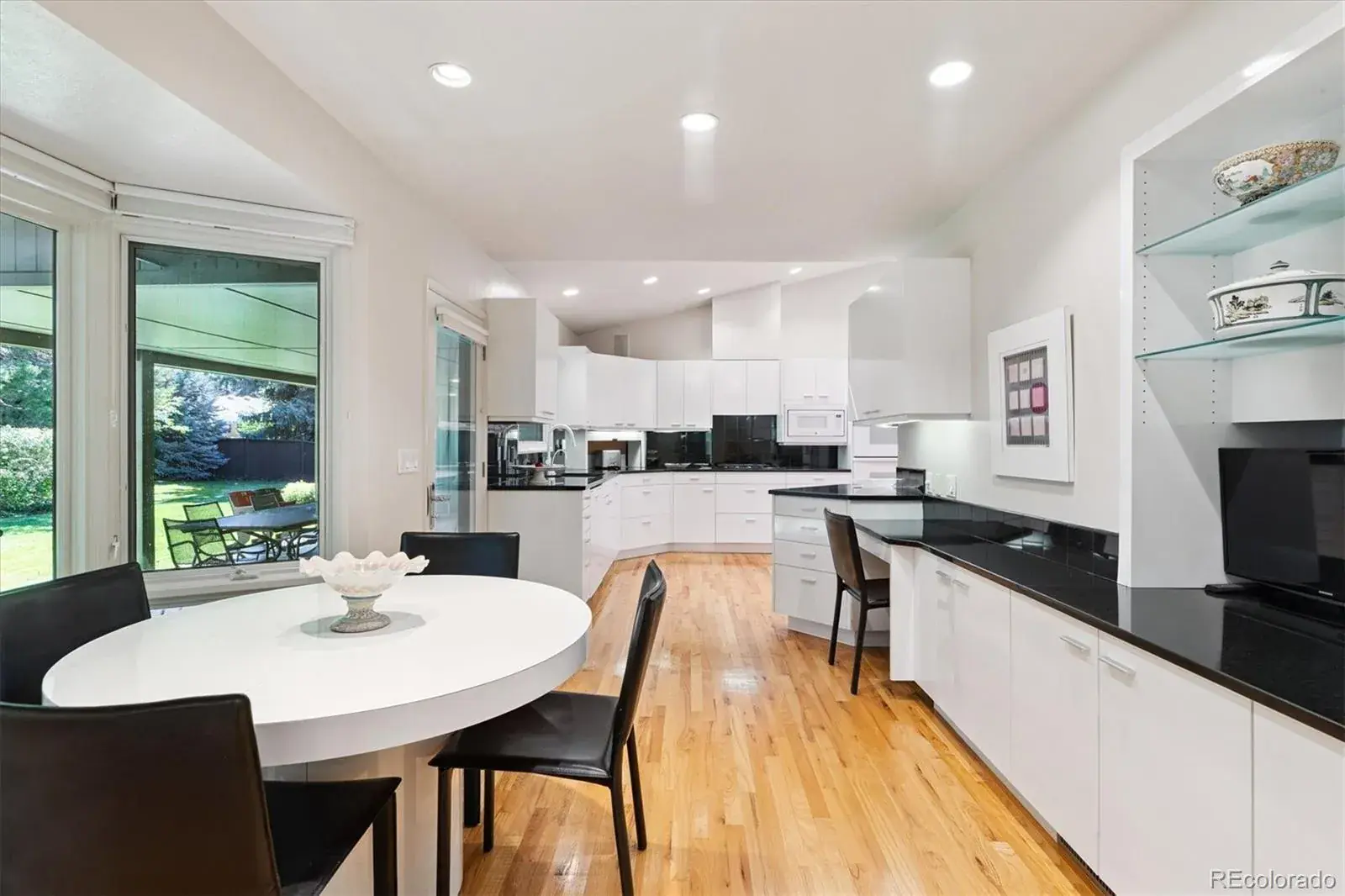 10032025043225 1600 21