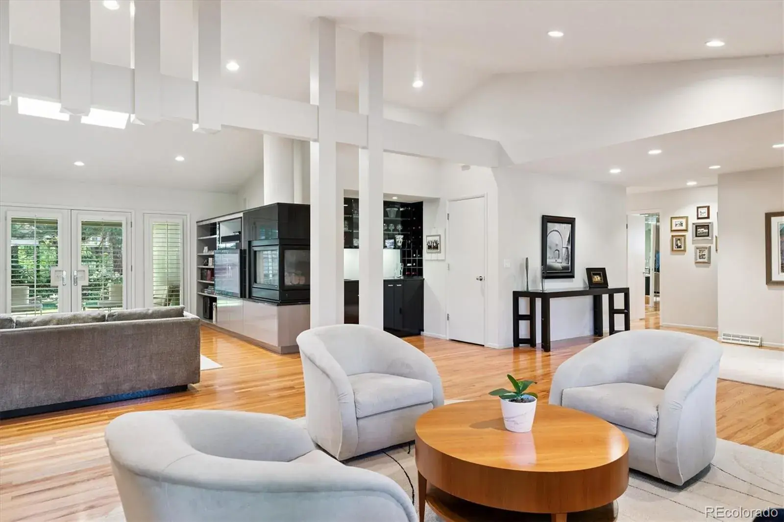 10032025043225 1600 6