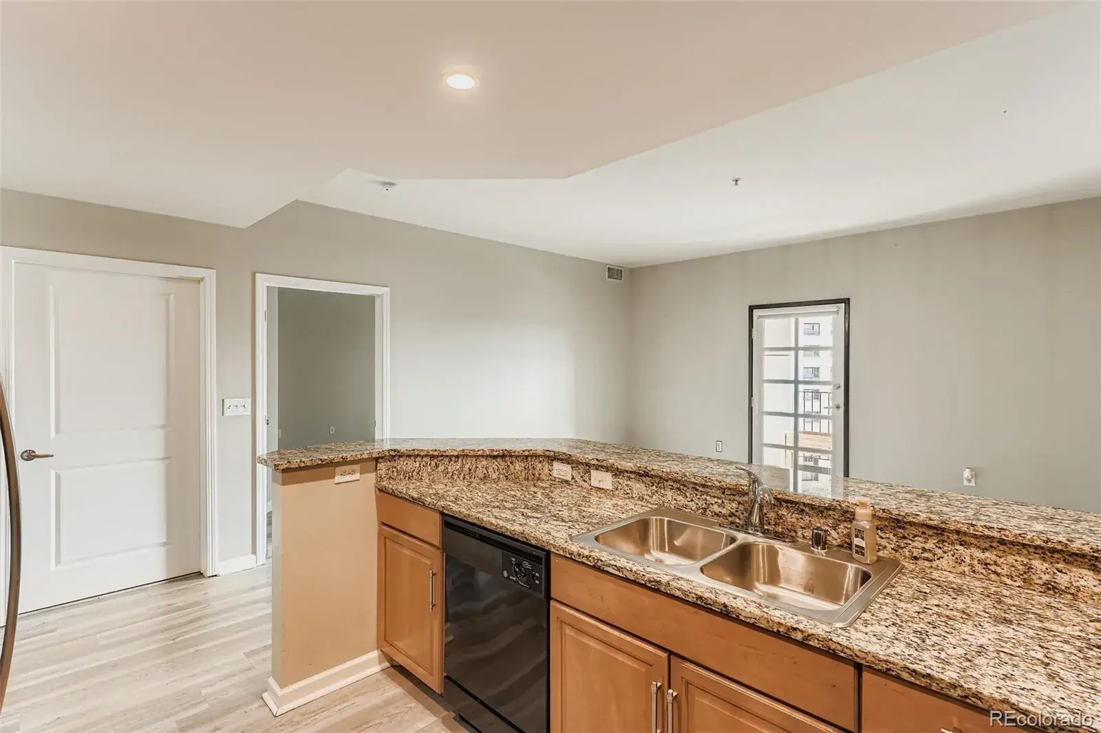 11052025205936 1600 15