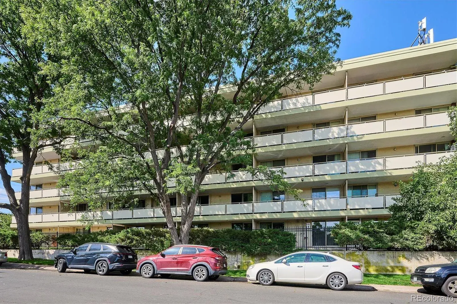 4600 E Asbury Circle #110 Denver CO 80222 MLS #REC3176727 01122026172732 1600 24