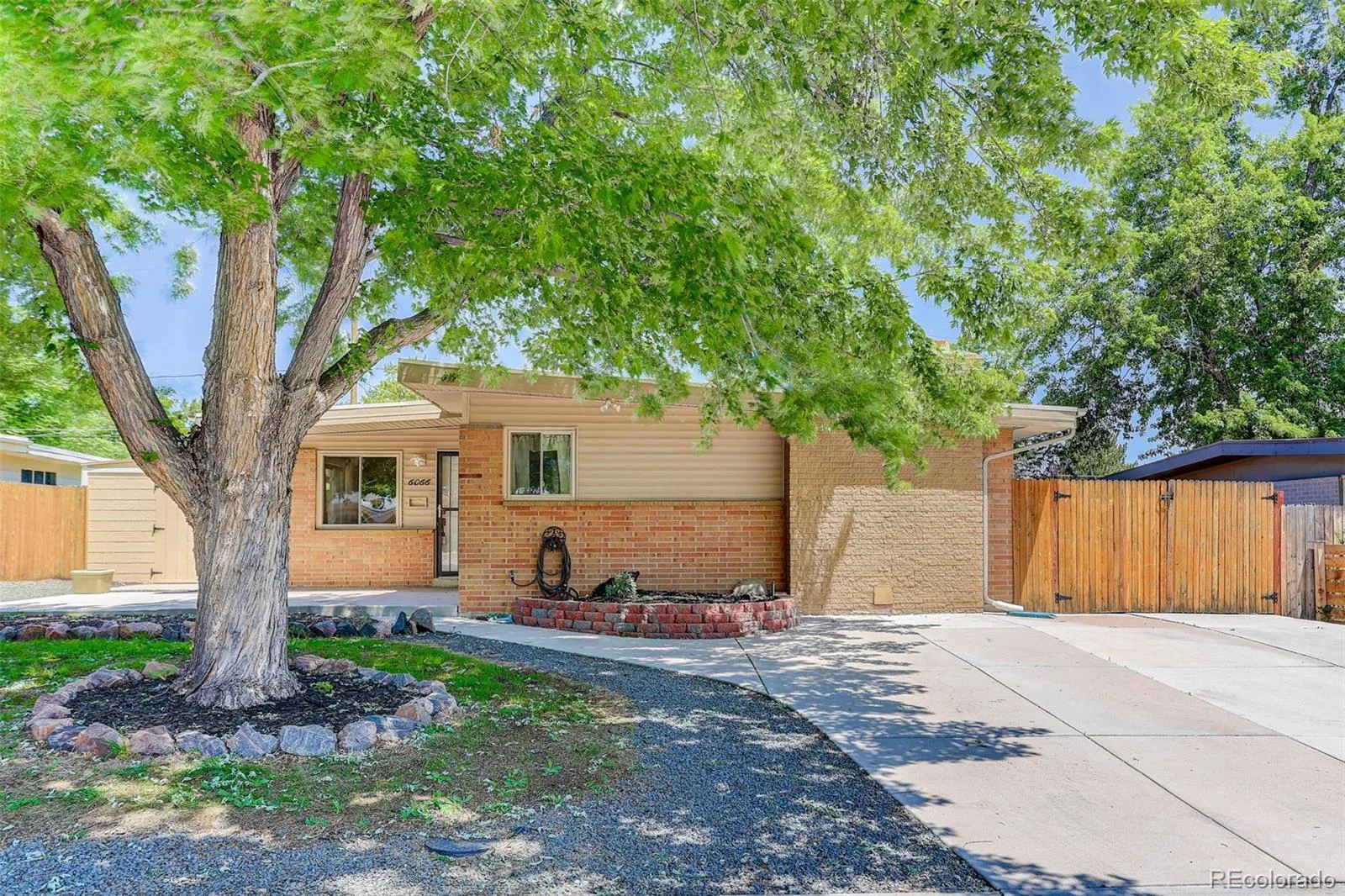 6066 Dover Street Arvada CO 80004 | MLS #REC3178209 07272026113332 1600 1