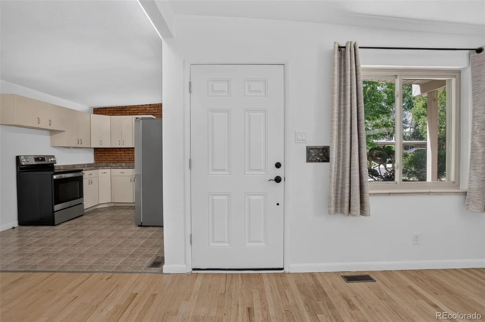 6066 Dover Street Arvada CO 80004 | MLS #REC3178209 07272026113332 1600 3