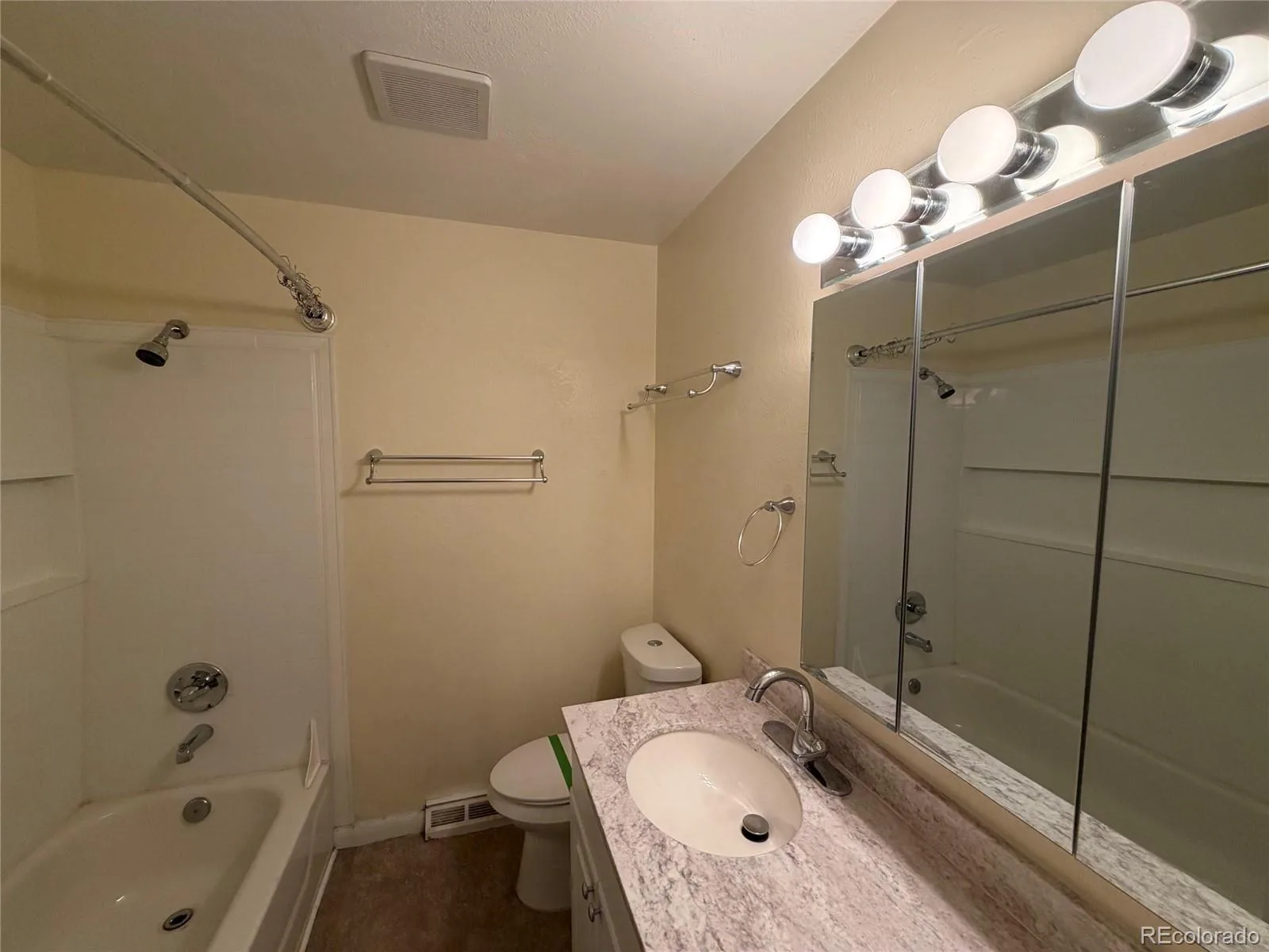 6218 S Cherry Circle Centennial CO 80121 | MLS #REC3178416 07292026172923 1600 23