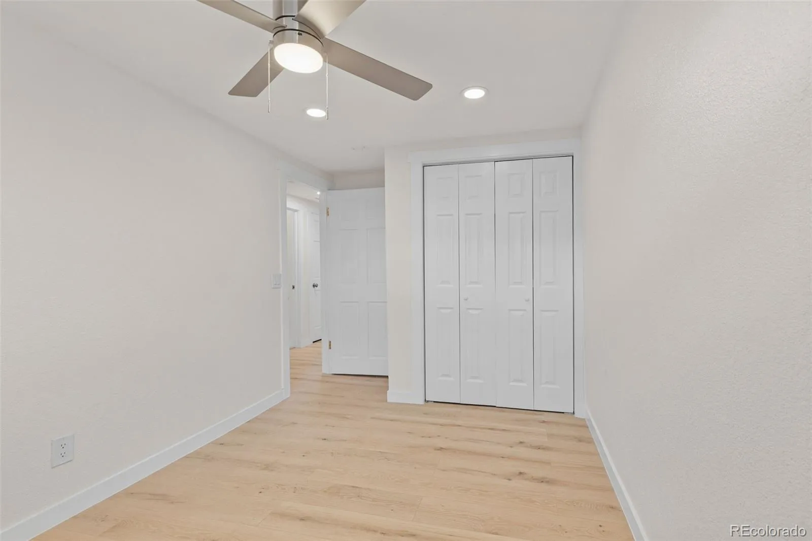 6504 W 14th Avenue Lakewood CO 80214 MLS #REC3184935 04292026021729 1600 26