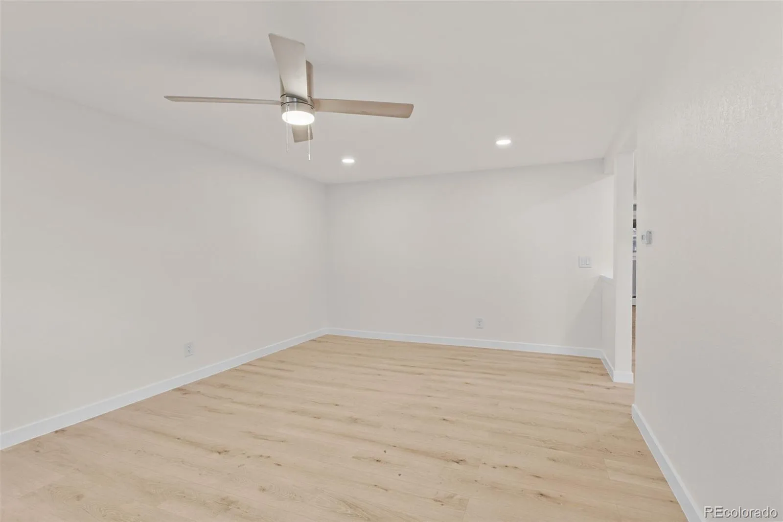 6504 W 14th Avenue Lakewood CO 80214 MLS #REC3184935 04292026021729 1600 6
