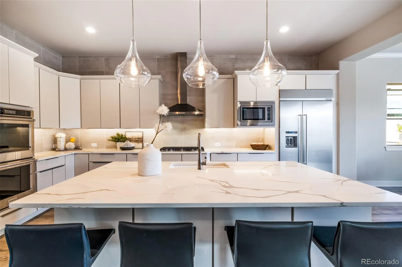 27681 E Lakeview Drive Aurora CO 80016 MLS #REC3184950 06092026154048 1600 7