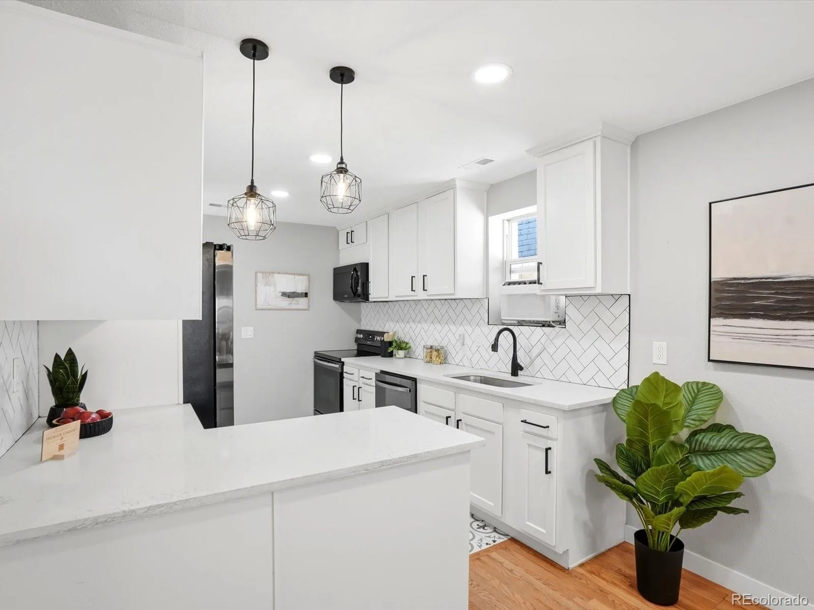 2555 N Clarkson Street Denver CO 80205 | MLS #REC3185624 07282026214305 1600 11